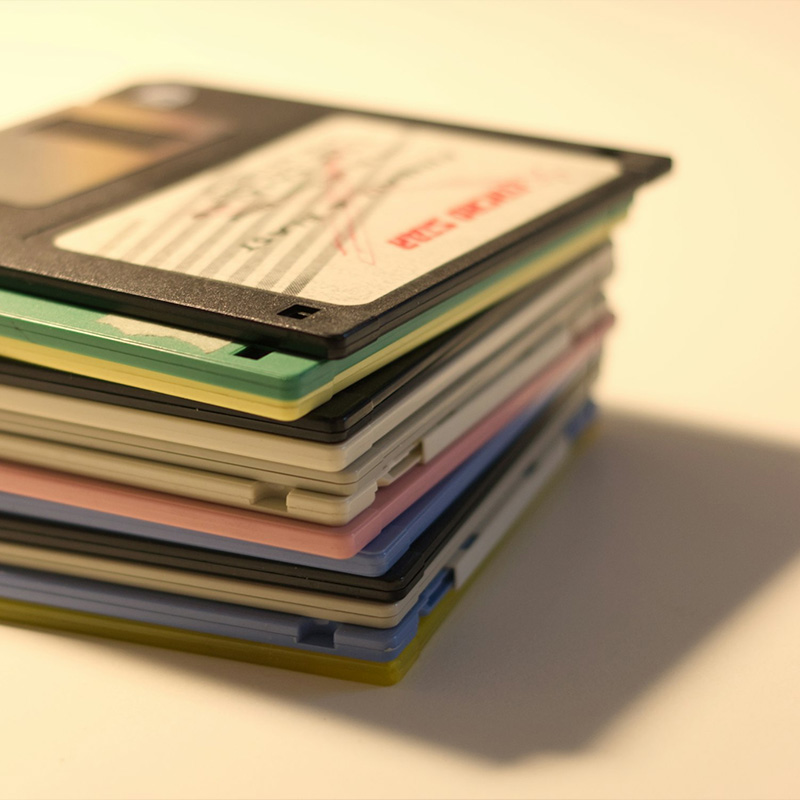 Bundle of 25 floppy disks